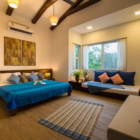 El Lodge By Stayvista - Pool, Lawn, And A Charming Gazebo For Your Perfect Getaway ロナバラ エクステリア 写真